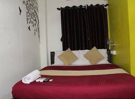 Hotel Saffron Inn Mumbai Exterior photo